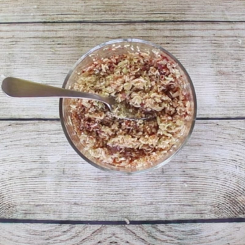 Bước 3 Trộn sốt gia vị Khô gà xé cay bằng lò nướng