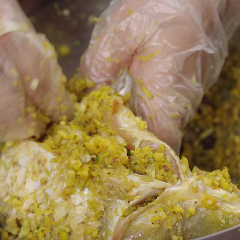 Bước 3 Ướp cá Cá chép hấp bia sả