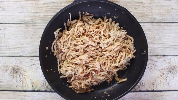 Bước 4 Ướp và rang gà Khô gà xé cay bằng lò nướng