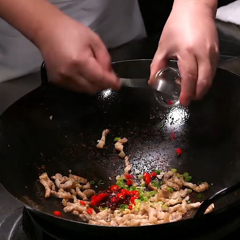 Bước 5 Xào thịt heo Cà tím chiên giòn sốt thịt bằm