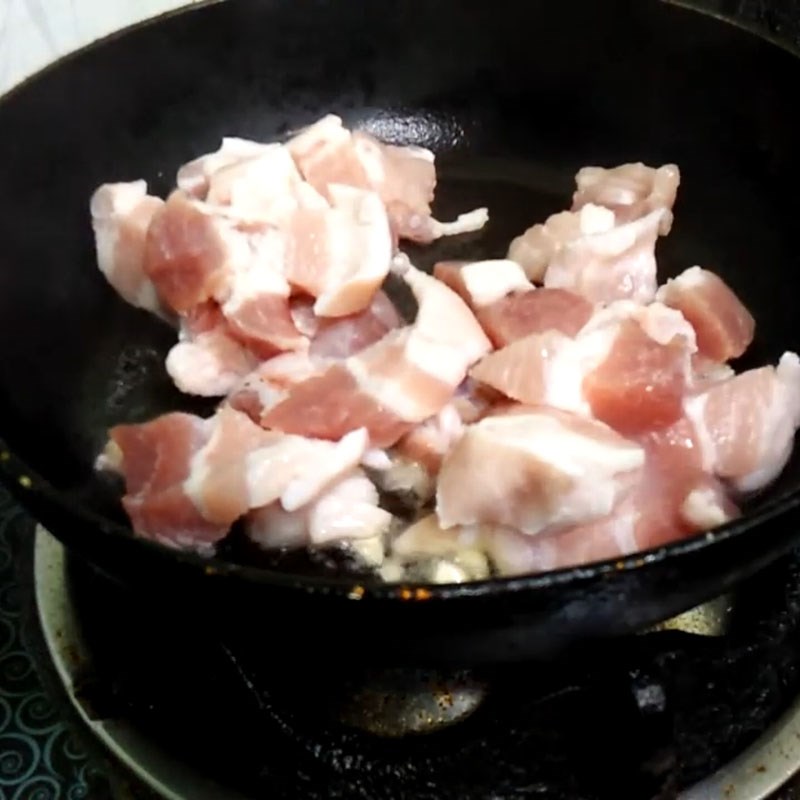 Bước 2 Xào thịt Mực muối rim thịt ba chỉ