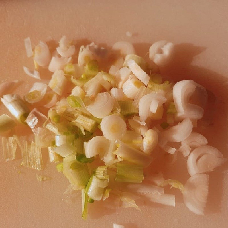 Bước 1 Sơ chế nguyên liệu Cá chép hấp bia sốt ớt cay