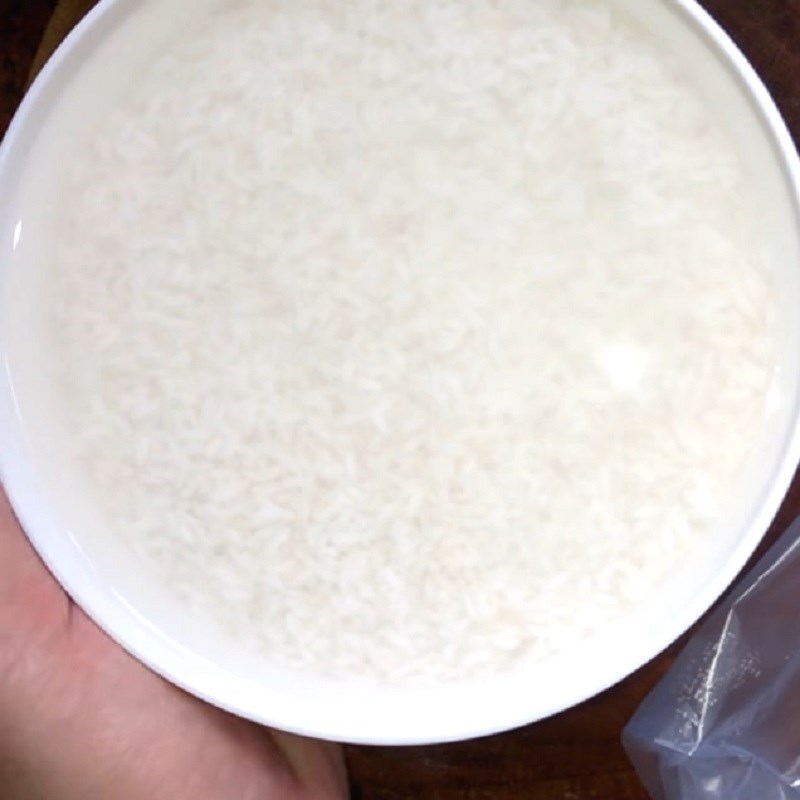 Bước 1 Vo gạo nếp và nấu xôi Xôi sầu riêng bằng nồi cơm điện