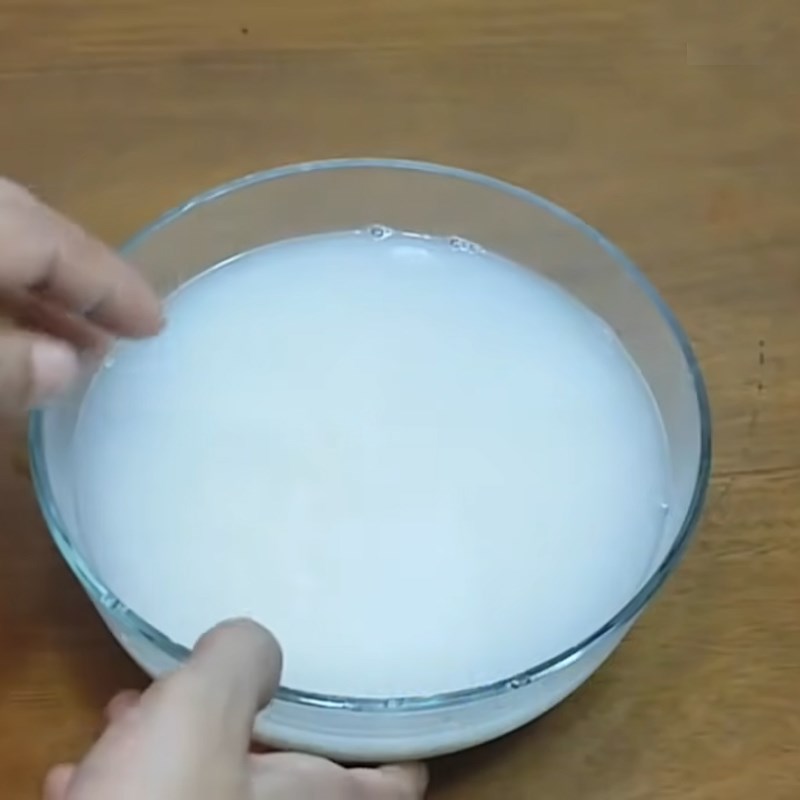 Bước 1 Vo gạo để lấy nước Dưa mắm miền Tây