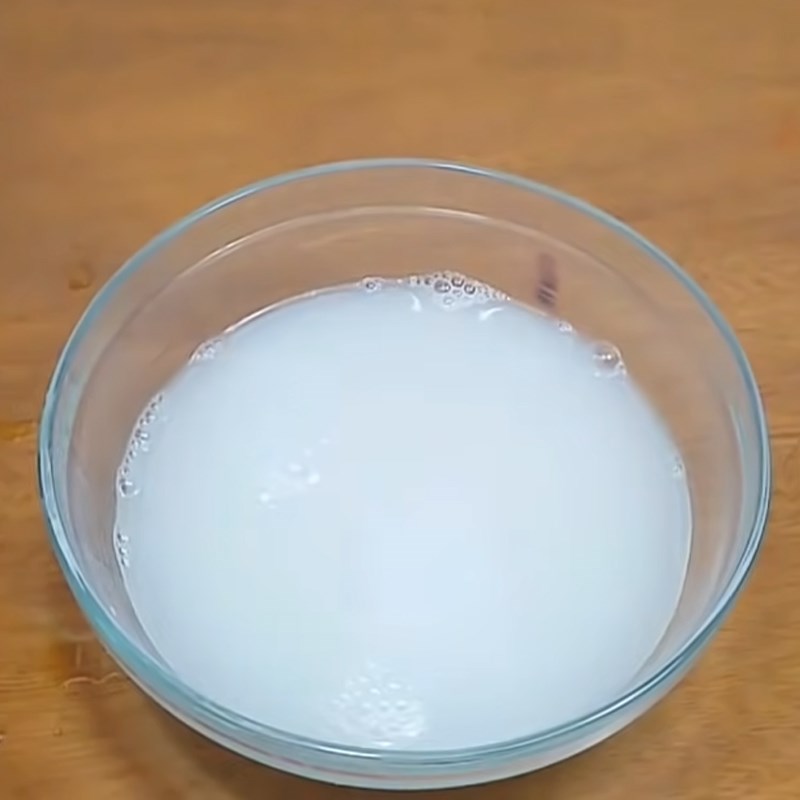 Bước 1 Vo gạo để lấy nước Dưa mắm miền Tây
