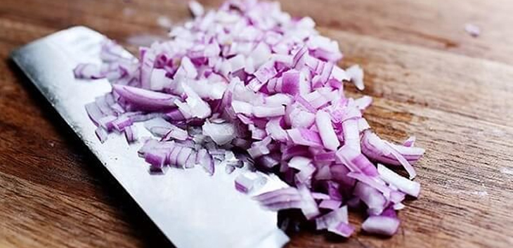 Bước 1 Sơ chế nguyên liệu Cháo tôm bí đỏ