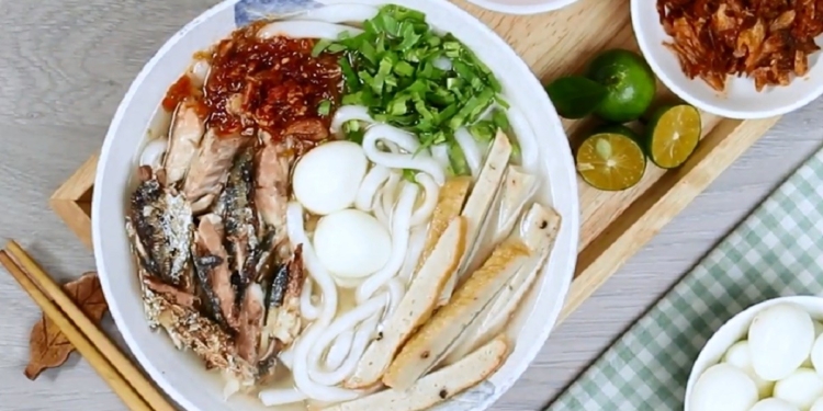 BanhCanhCaNucChien1200 1200x676 1