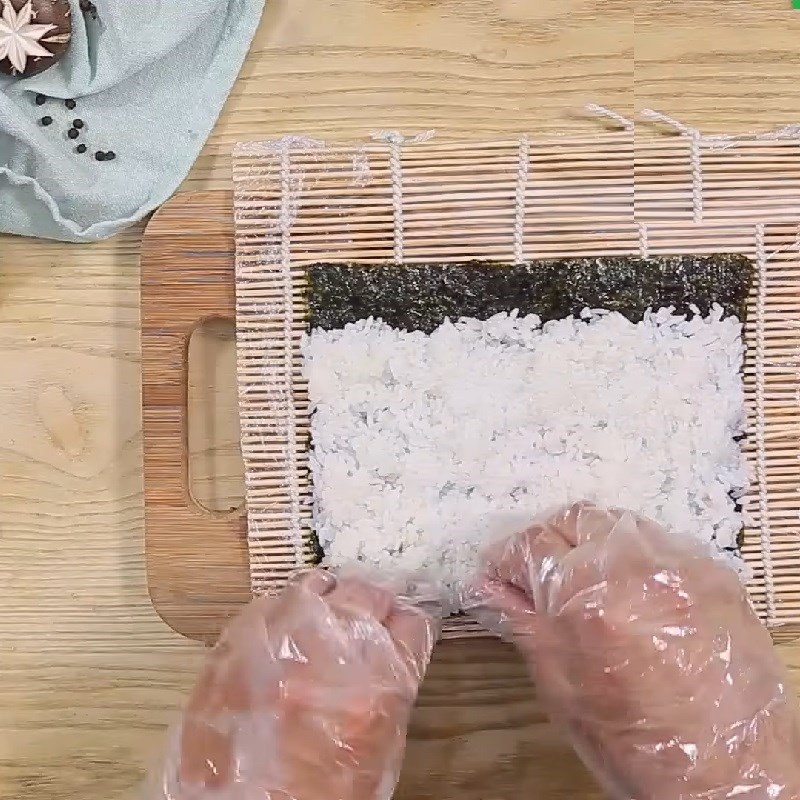 Bước 4 Cuốn sushi Sushi chay nấm rau củ xào