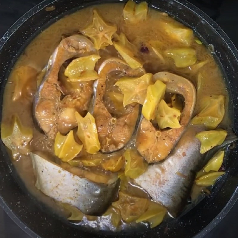 Bước 4 Kho cá Cá basa kho khế