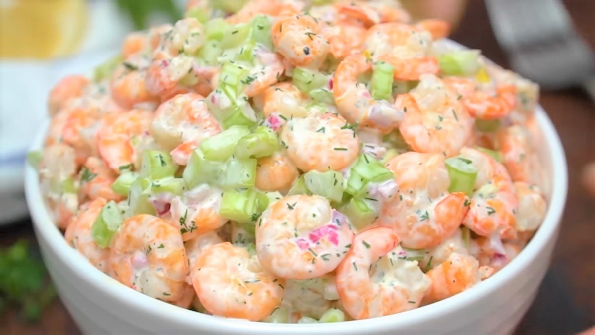 cach lam salad tron tom can tay vi ngon ngat ngay avt 1200x676 1