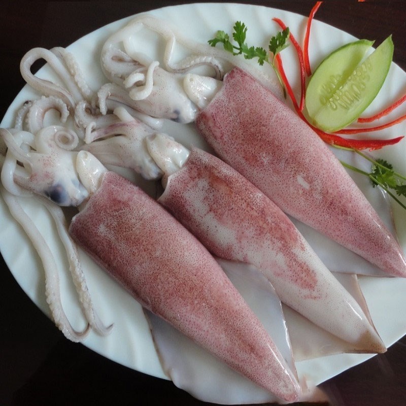 Bước 1 Sơ chế hải sản Lẩu hải sản thập cẩm