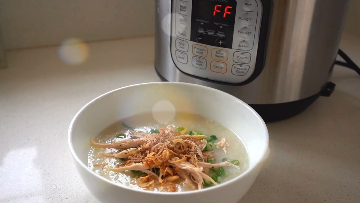 Cháo gà bằng nồi áp suất