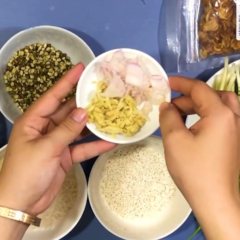 Bước 2 Sơ chế và ướp hàu Cháo hàu đậu xanh