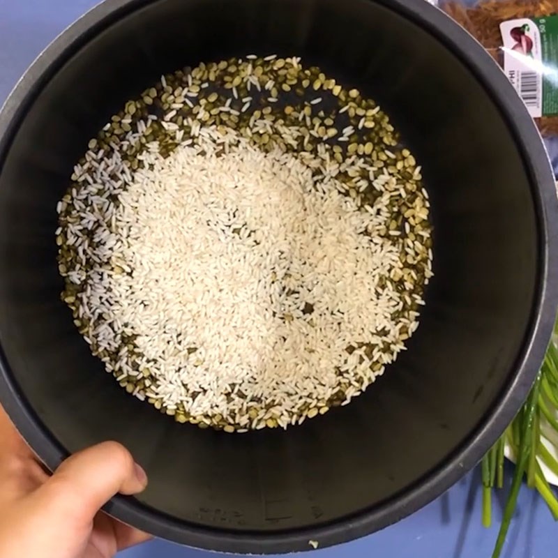 Bước 1 Nấu cháo Cháo hàu đậu xanh