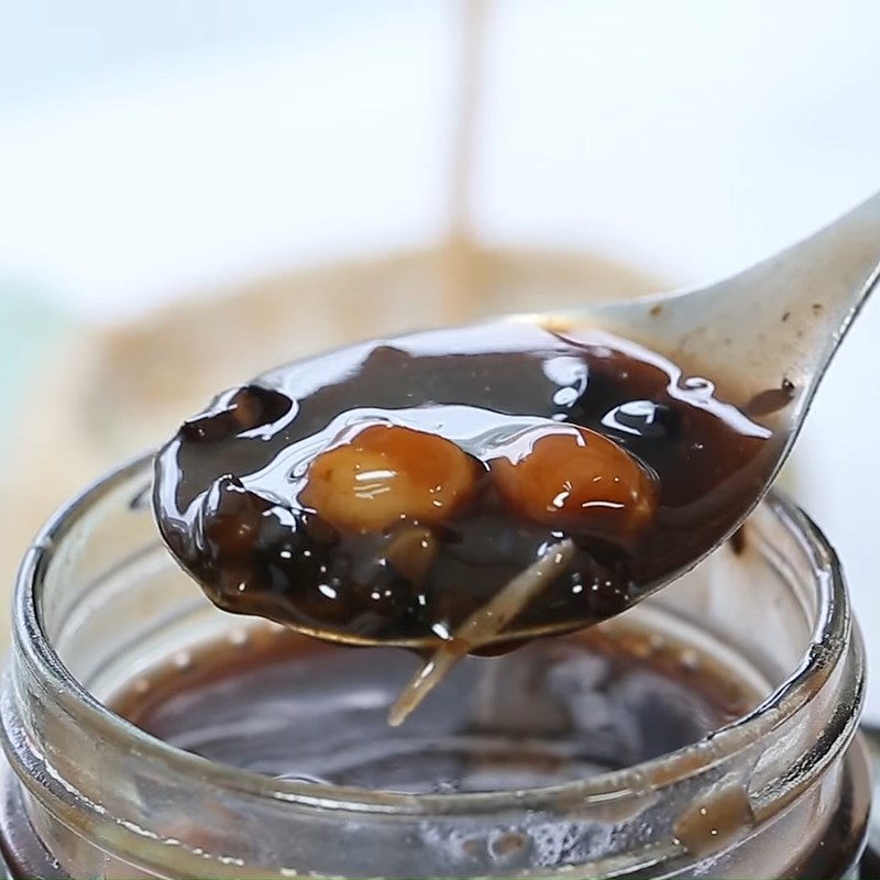 Bước 1 Sơ chế hạt sen và đậu đen Chè hạt sen đậu đen