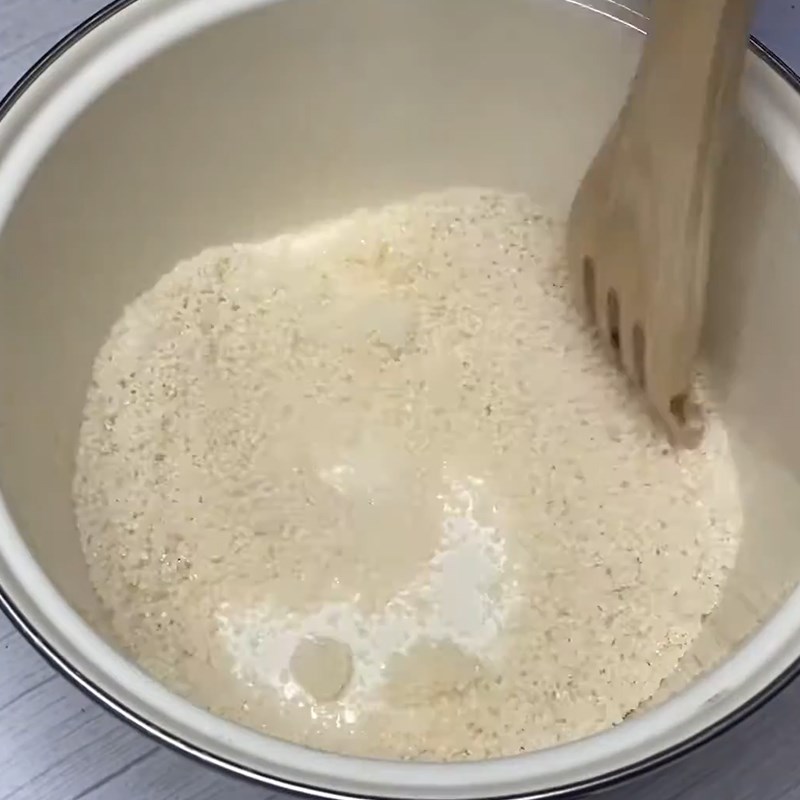 Bước 1 Ngâm bột rau câu và kích đông gelatin Chè khúc bạch phô mai