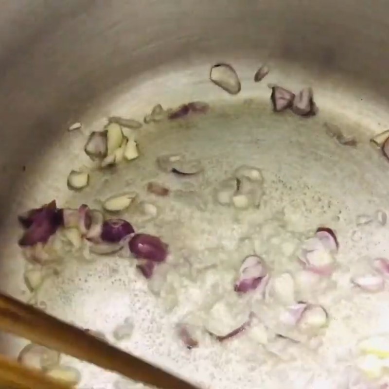 Bước 3 Chiên sơ cá Lẩu cá chép giòn măng chua