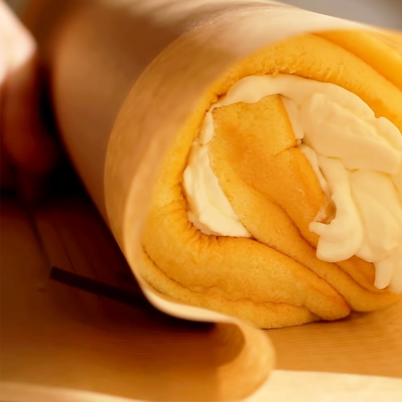 Bước 7 Cuộn và cắt bánh Bánh chiffon cuộn kem