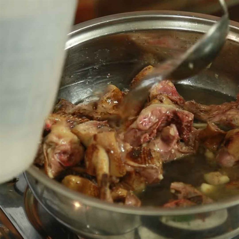 Bước 4 Hầm bồ câu với bí đỏ Bồ câu hầm bí đỏ