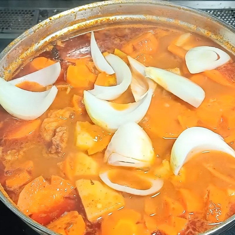 Bước 5 Hầm thịt bò Bò sốt vang với gấc