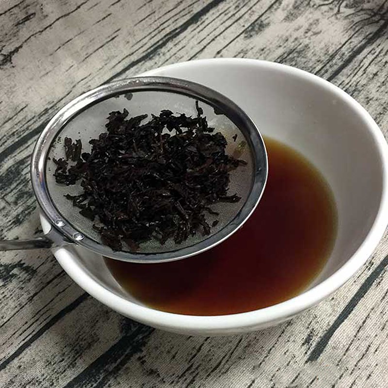 Bước 2 Hãm trà, lấy nước cốt Trà sữa kem muối