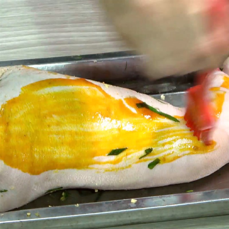 Bước 5 Hấp chân giò Giò heo nướng lá mắc mật