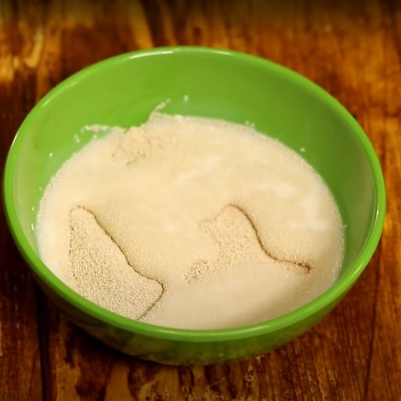 Bước 1 Kích hoạt men Bánh bò bông