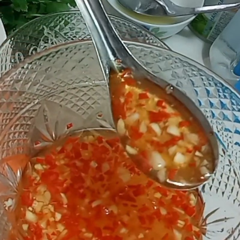 Bước 3 Làm nước trộn Salad tôm cần tây sốt chua cay