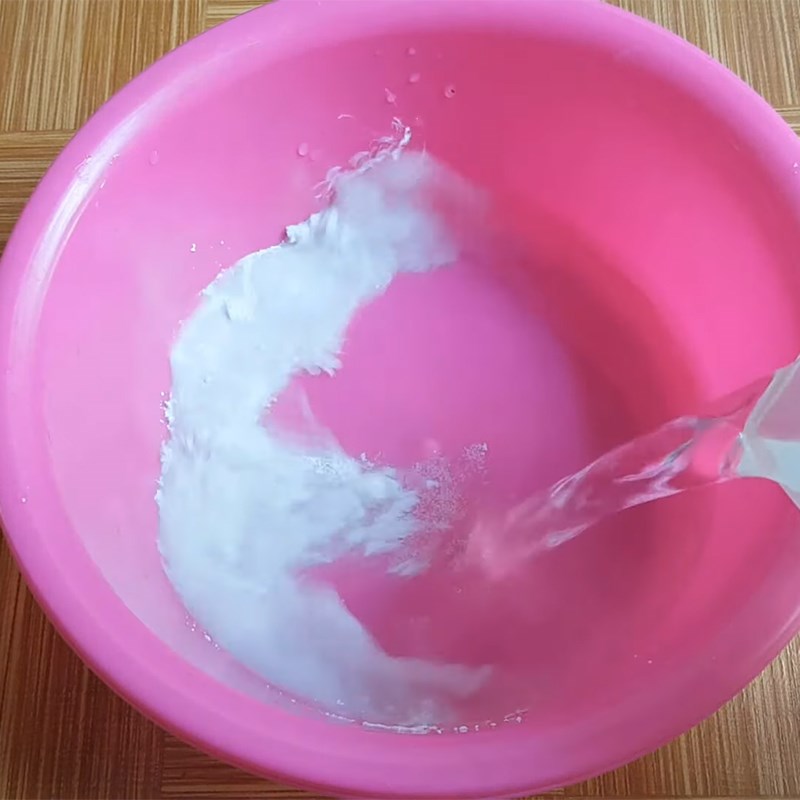 Bước 1 Làm nước vôi trong Thạch găng bằng bột lá găng