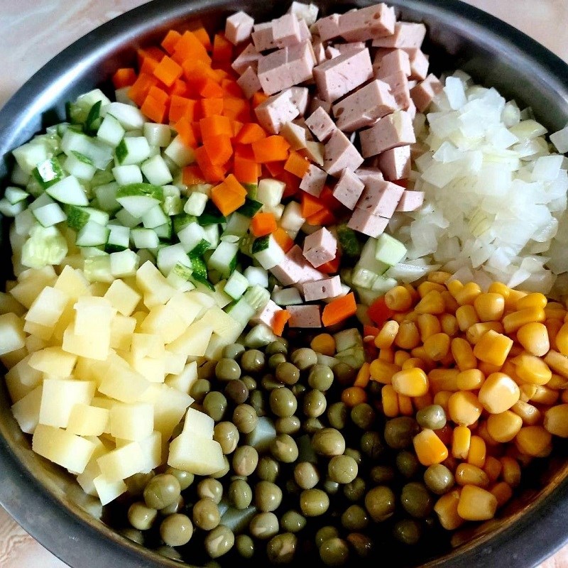 Bước 3 Làm salad Nga Salad Nga