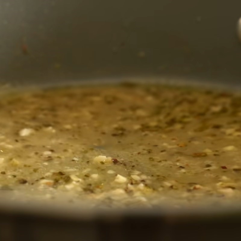 Bước 4 Làm sốt bơ tỏi Gà sốt bơ tỏi