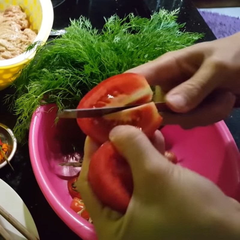 Bước 2 Sơ chế các nguyên liệu khác Lẩu cá chép om dưa