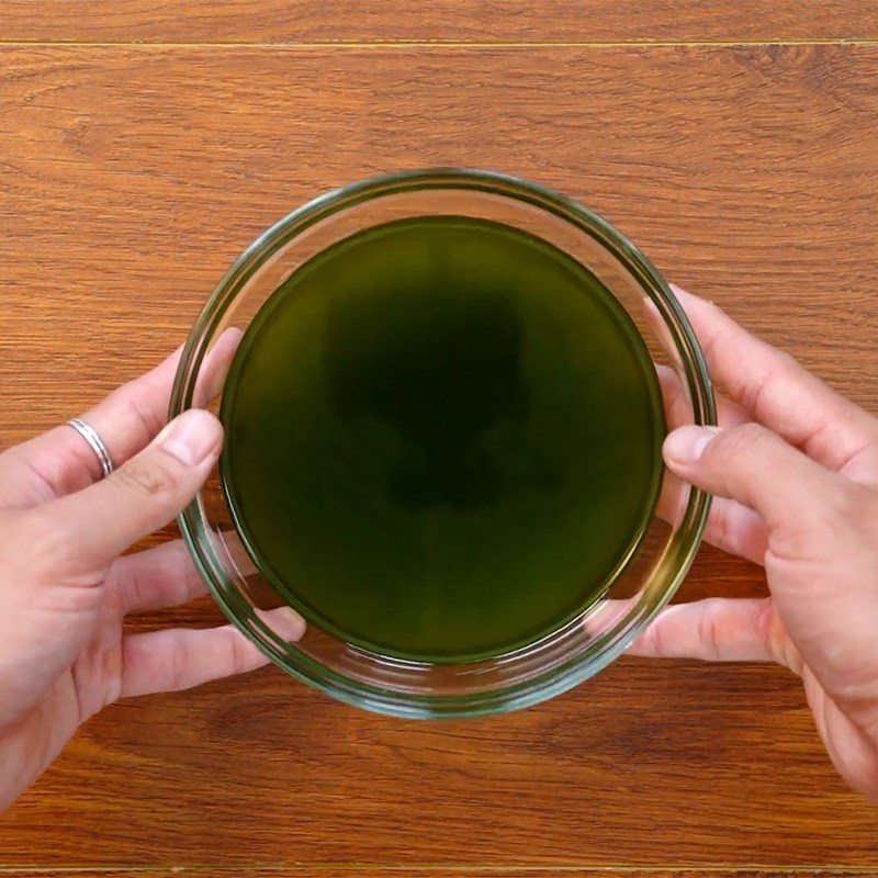 Bước 2 Lọc lá găng Thạch găng từ lá tươi