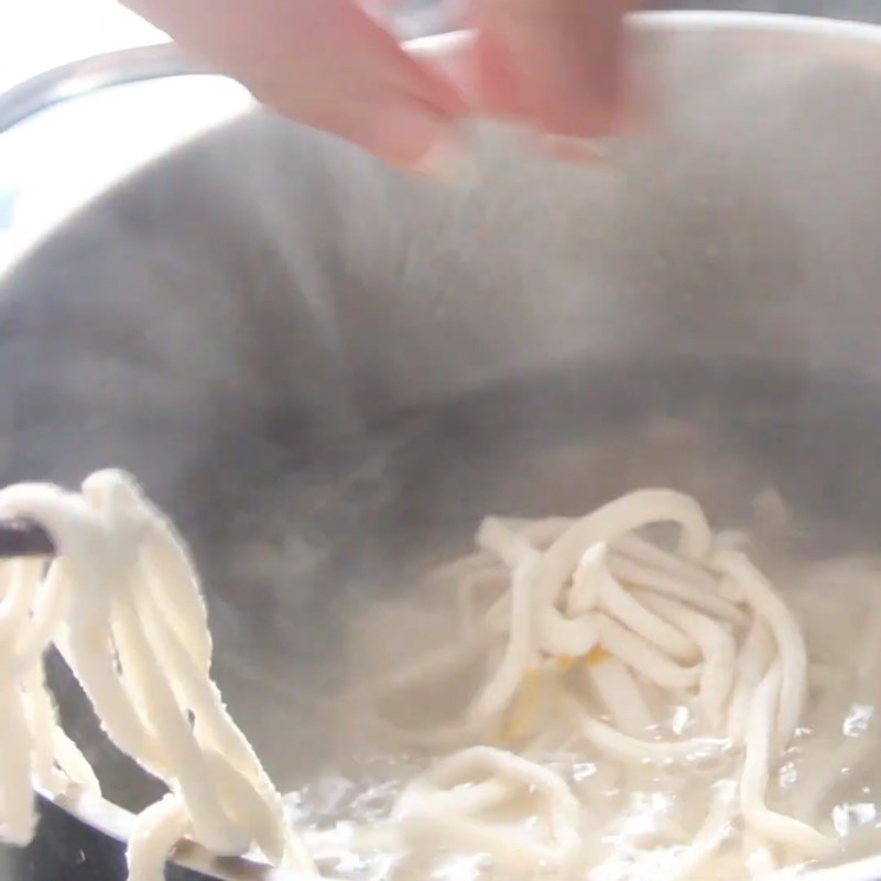 Bước 7 Luộc bánh và hoàn thành Cháo canh Nghệ An xương heo