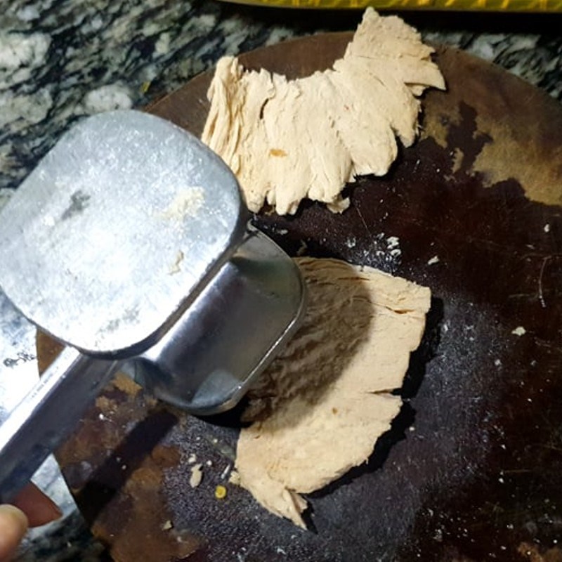 Bước 2 Luộc thịt heo Khô heo tẩm vị xé sợi
