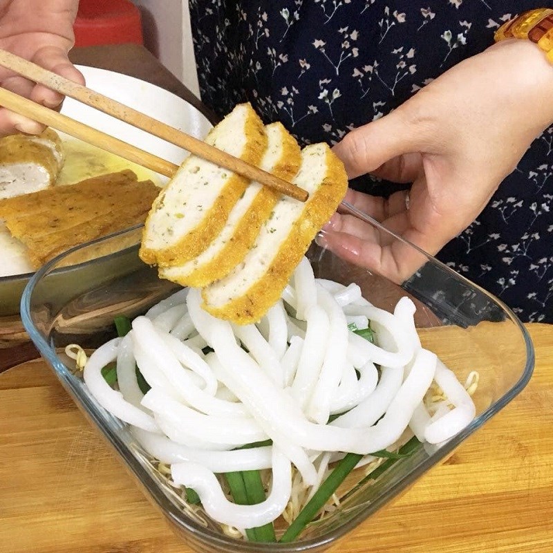 Bước 5 Nấu bánh canh Bánh canh gõ gáo dừa chả cá lăng