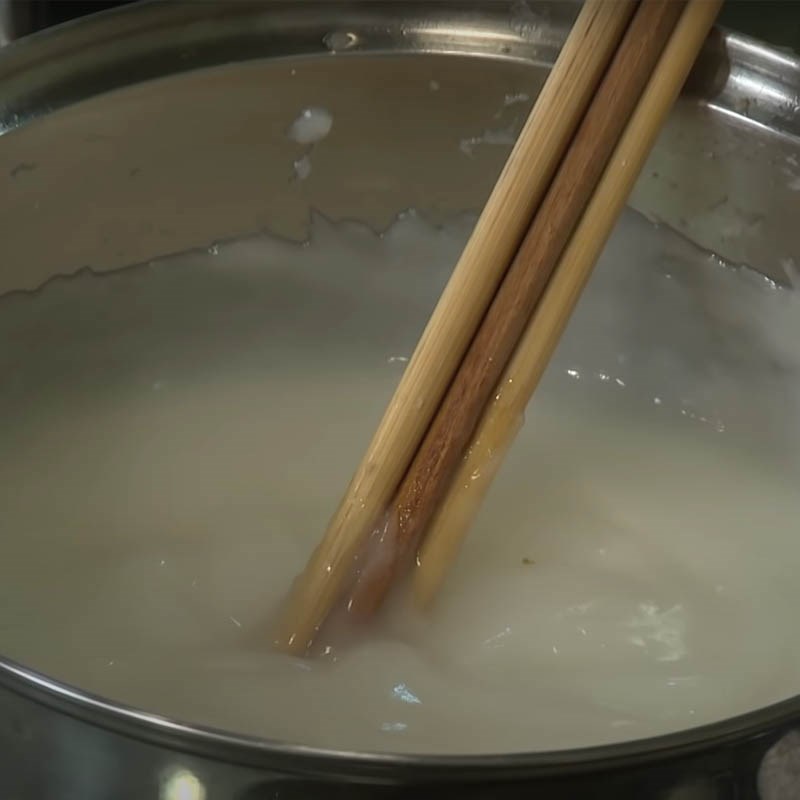 Bước 3 Nấu bánh đúc nóng Bánh đúc nóng chay