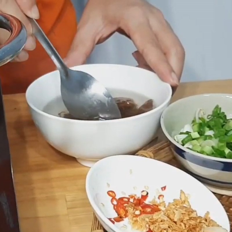 Bước 3 Nấu canh chua khô cá dứa Canh chua khô cá dứa dọc mùng