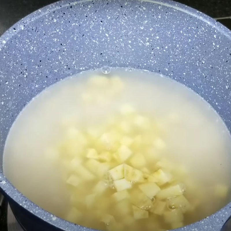 Bước 3 Nấu cháo Cháo yến mạch khoai lang cho bé ăn dặm