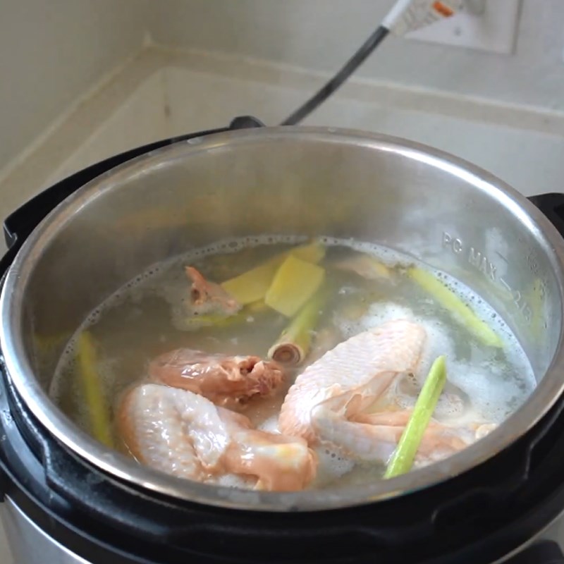 Bước 3 Nấu cháo Cháo gà bằng nồi áp suất