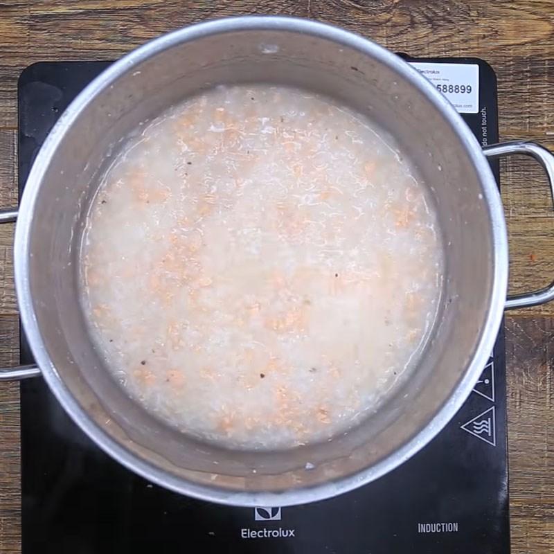 Bước 4 Nấu cháo cá hồi cà rốt Cháo cá hồi cà rốt