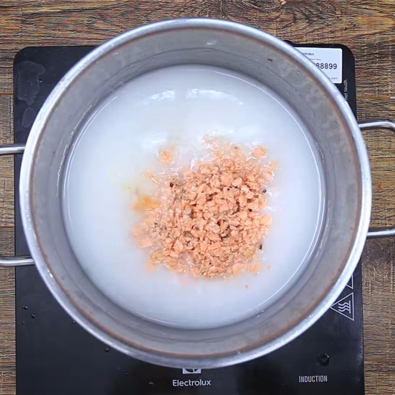 Bước 4 Nấu cháo cá hồi cà rốt Cháo cá hồi cà rốt