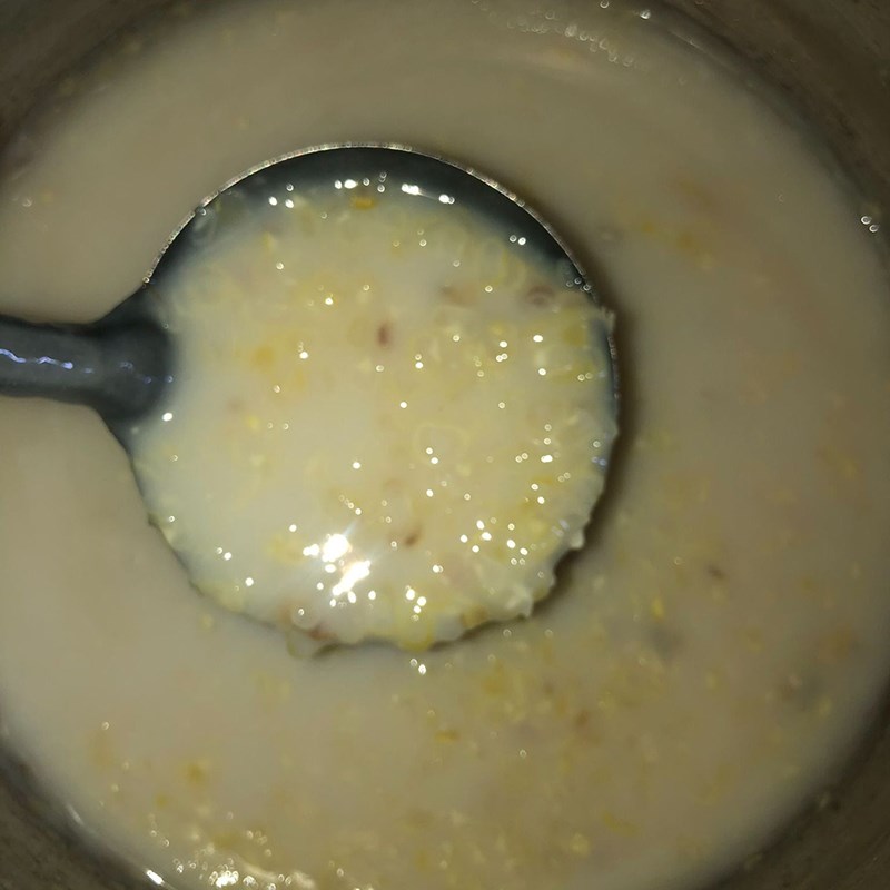 Bước 2 Nấu chè bắp Chè bắp nếp nước cốt dừa