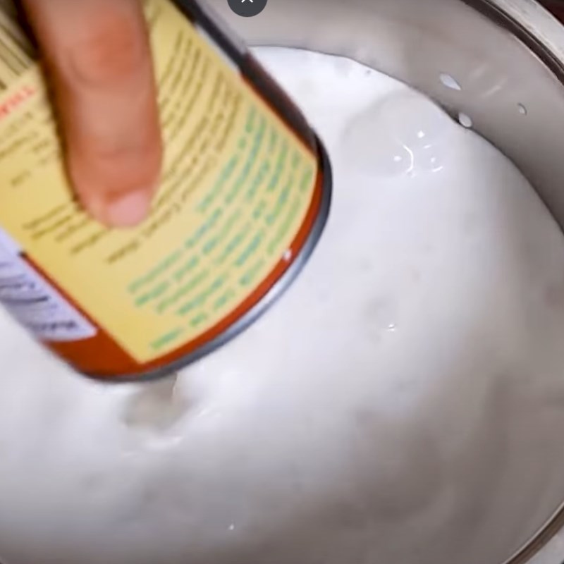 Bước 1 Nấu nước cốt dừa Nước cốt dừa béo ngậy