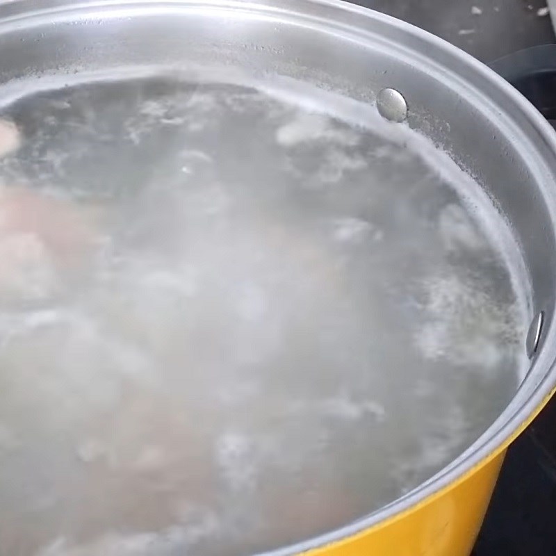 Bước 4 Nấu nước dùng Bánh canh tôm giò heo