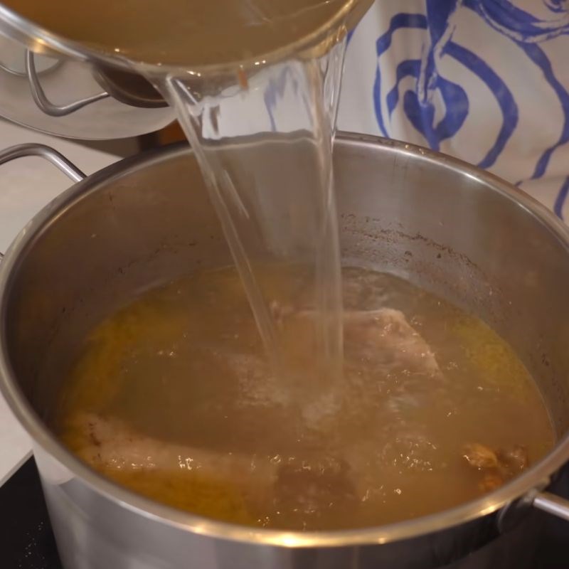 Bước 5 Nấu nước dùng Bún ngan măng khô