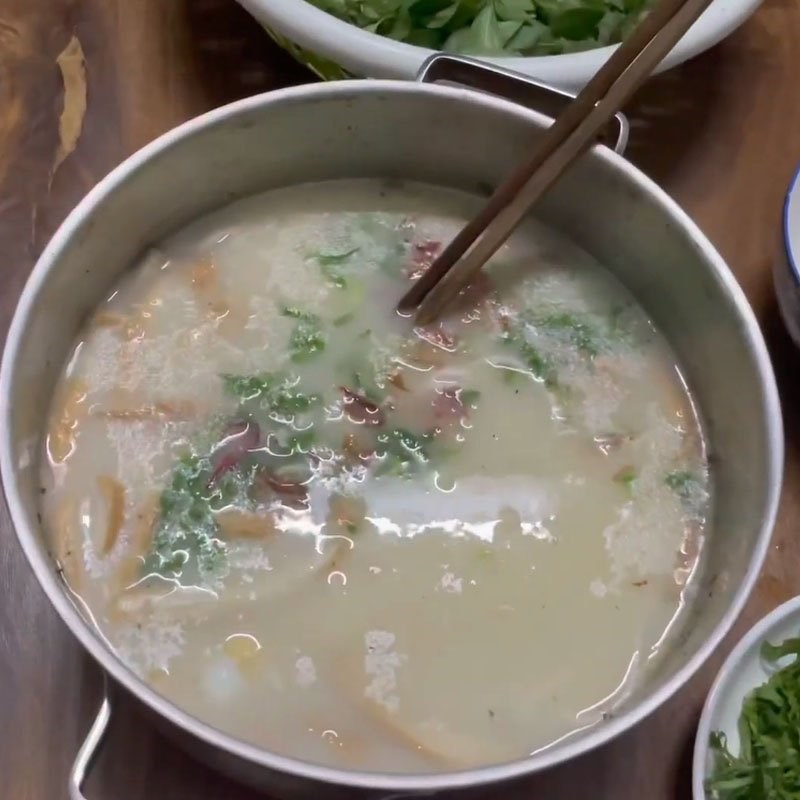 Bước 4 Nấu nước dùng Cháo canh cá lóc