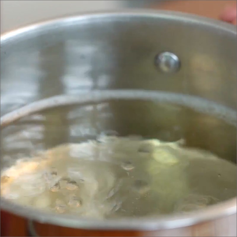 Bước 3 Nấu nước đường ăn kèm Thạch găng từ lá tươi