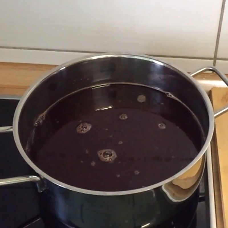 Bước 3 Nấu siro Siro dâu tây