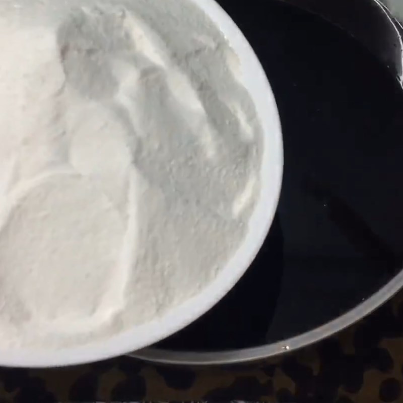 Bước 2 Nấu trà sữa Trà sữa đậu đỏ sương sáo